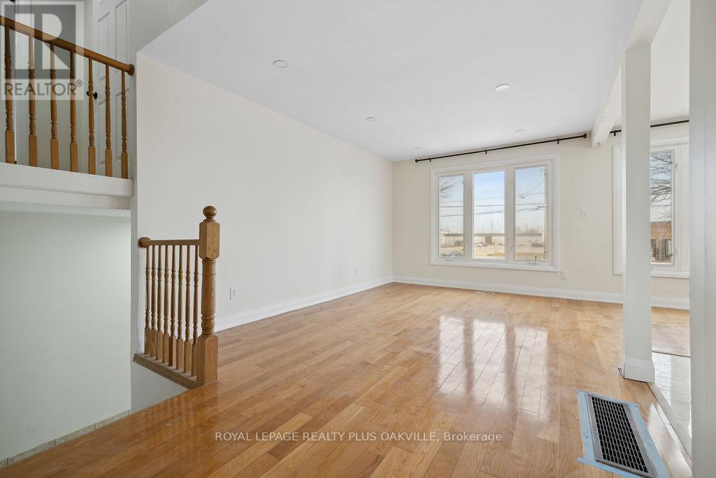 Upper - 354 Barton Street E, Hamilton, Ontario  L8E 2K9 - Photo 6 - X12499266