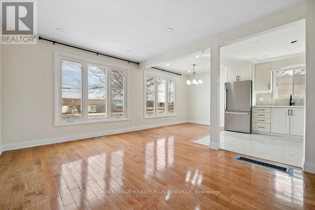 Upper - 354 Barton Street E, Hamilton, Ontario  L8E 2K9 - Photo 7 - X12499266