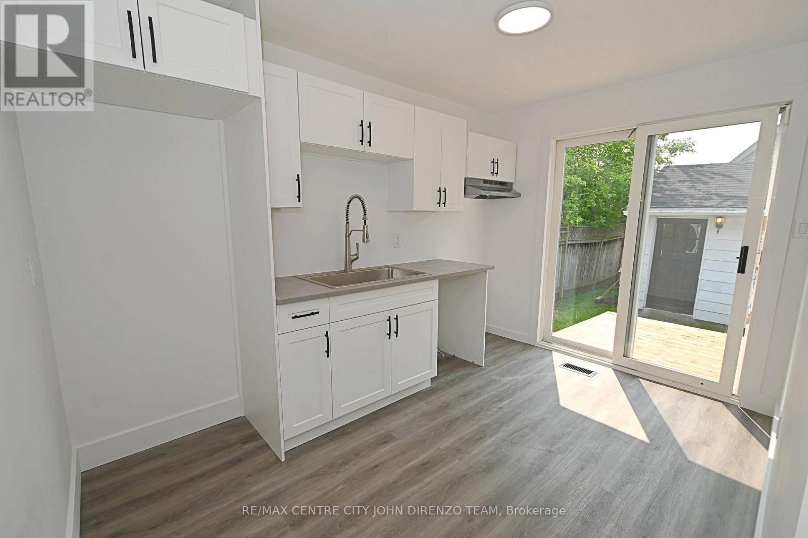 52 Woodworth Avenue, St. Thomas, Ontario  N5P 3J8 - Photo 10 - X12499352