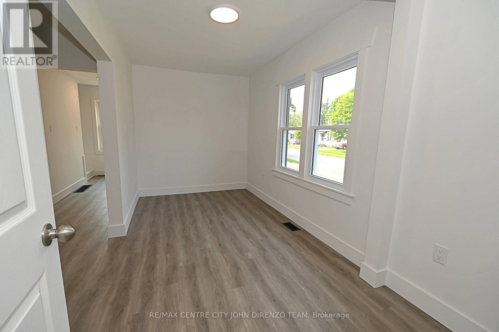 52 Woodworth Avenue, St. Thomas, Ontario  N5P 3J8 - Photo 15 - X12499352