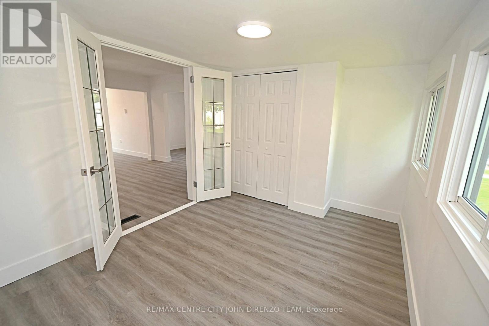 52 Woodworth Avenue, St. Thomas, Ontario  N5P 3J8 - Photo 4 - X12499352