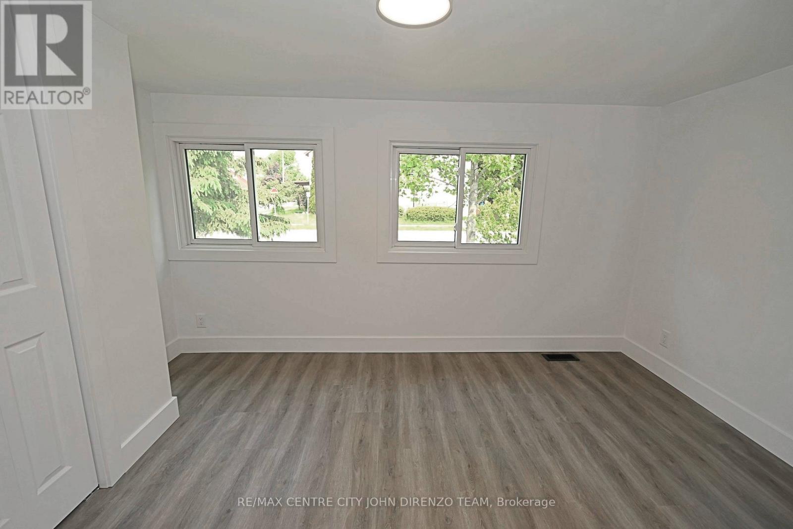 52 Woodworth Avenue, St. Thomas, Ontario  N5P 3J8 - Photo 5 - X12499352