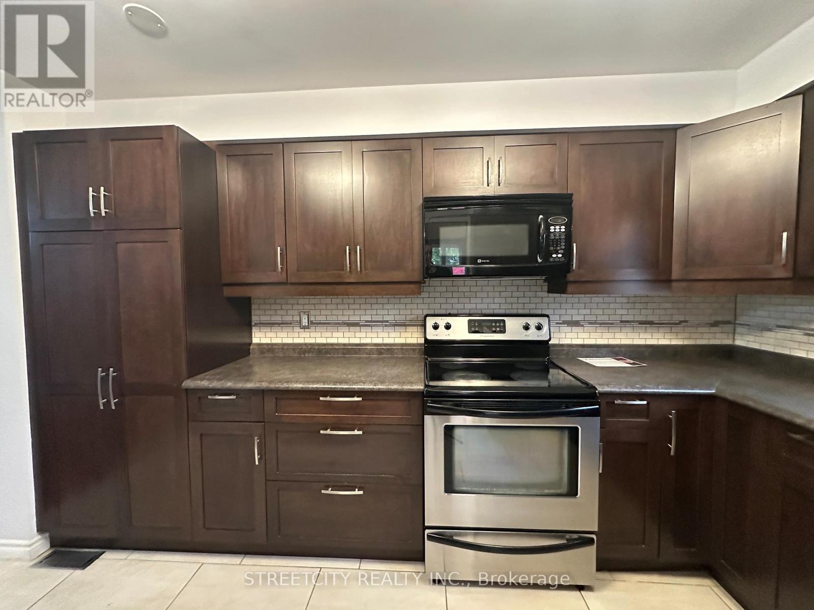 21 Beechbank Crescent, London South, Ontario  N6E 2N9 - Photo 12 - X12499406