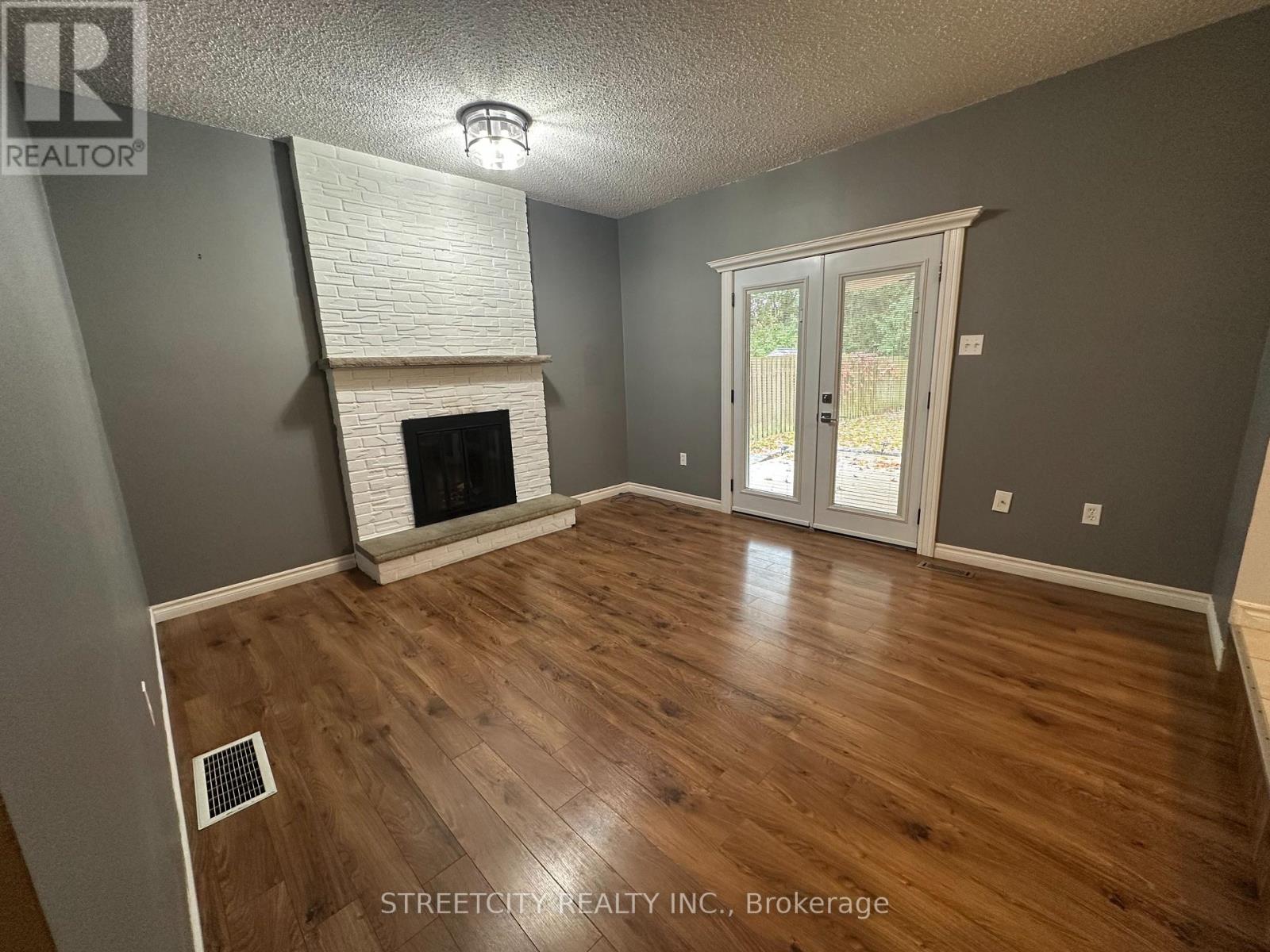 21 Beechbank Crescent, London South, Ontario  N6E 2N9 - Photo 15 - X12499406