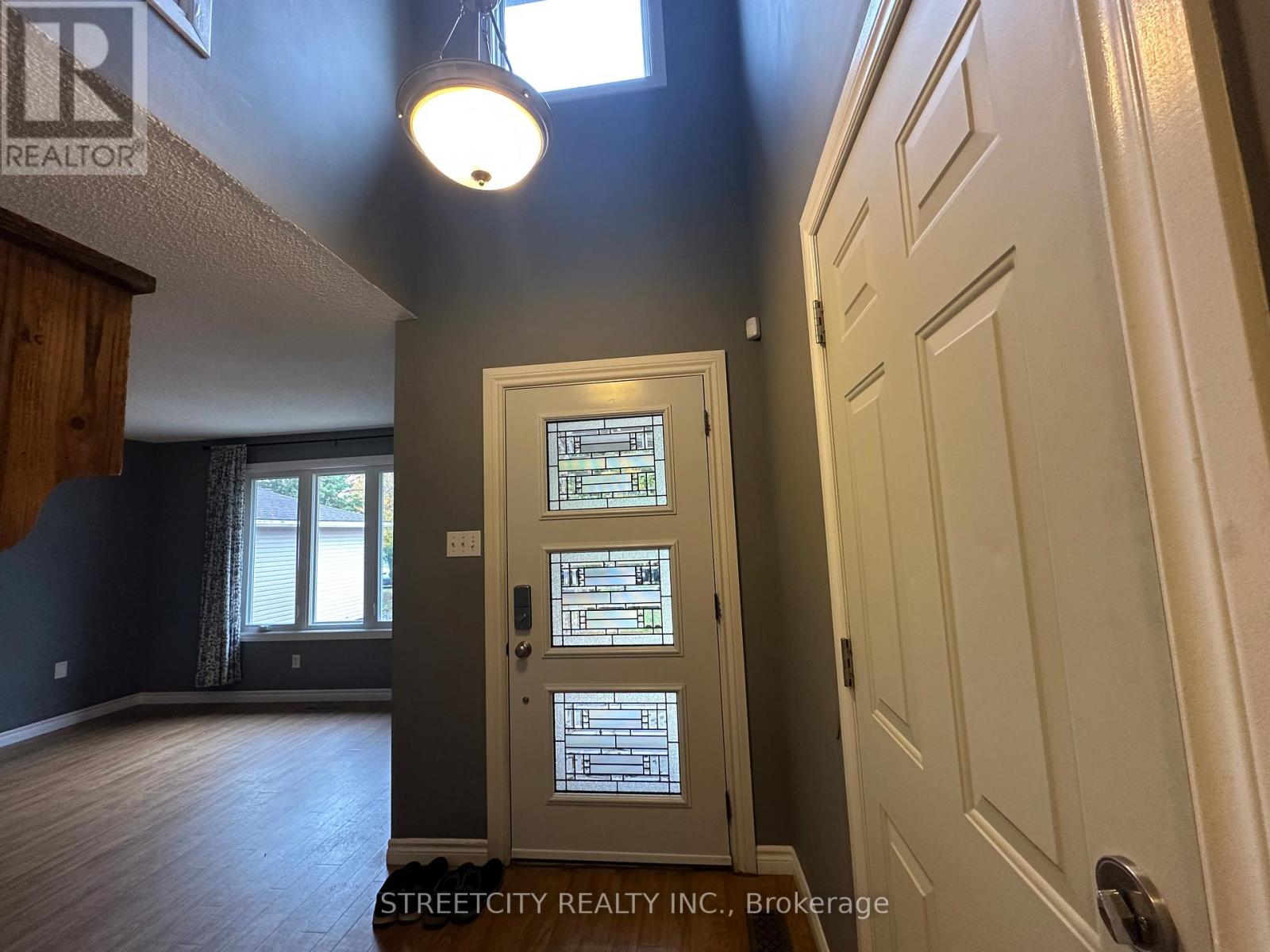 21 Beechbank Crescent, London South, Ontario  N6E 2N9 - Photo 19 - X12499406