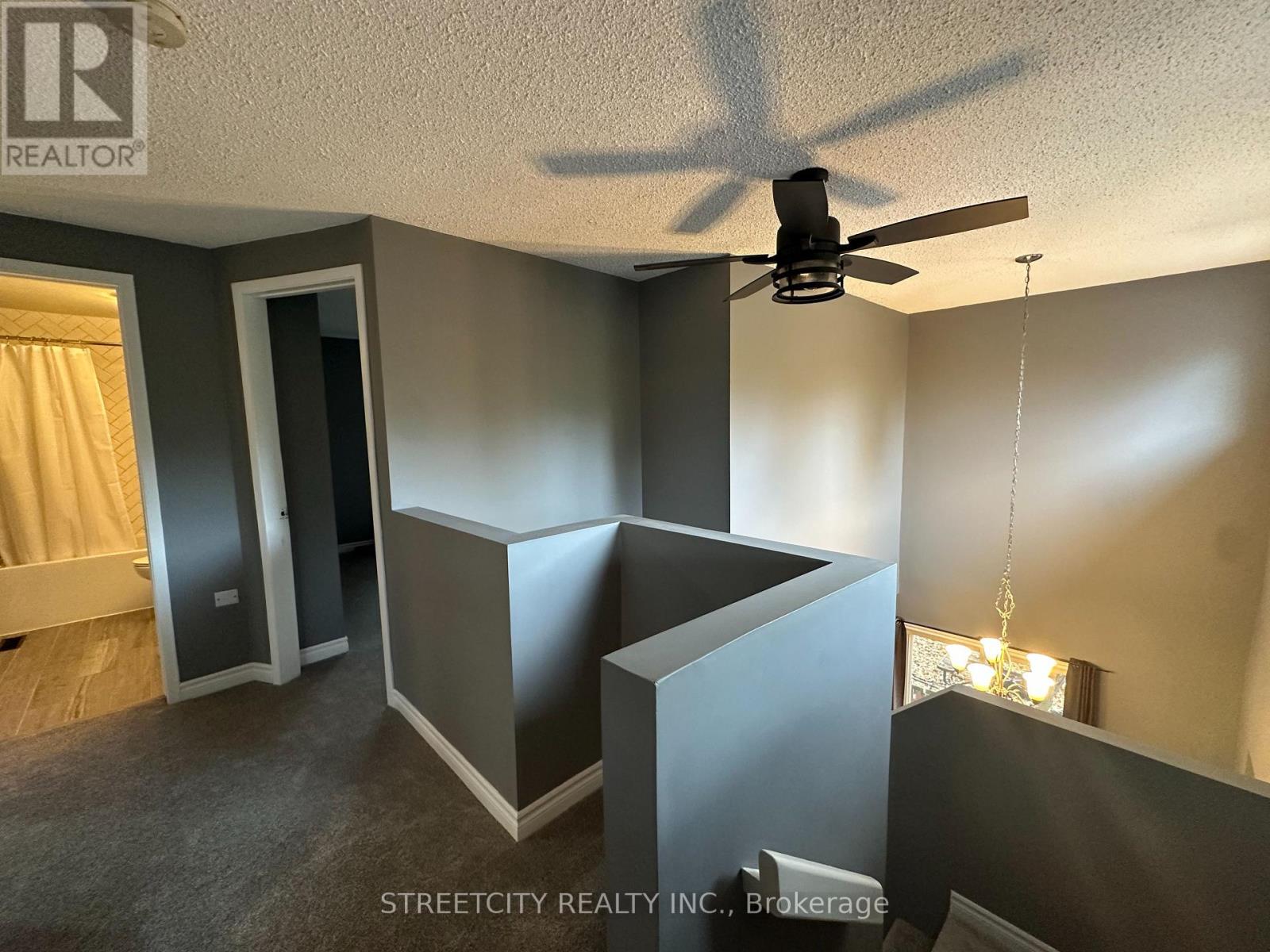 21 Beechbank Crescent, London South, Ontario  N6E 2N9 - Photo 26 - X12499406