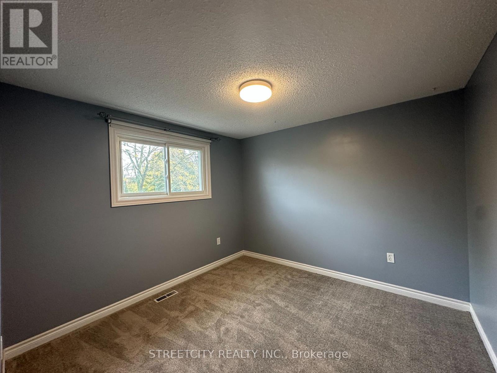 21 Beechbank Crescent, London South, Ontario  N6E 2N9 - Photo 27 - X12499406