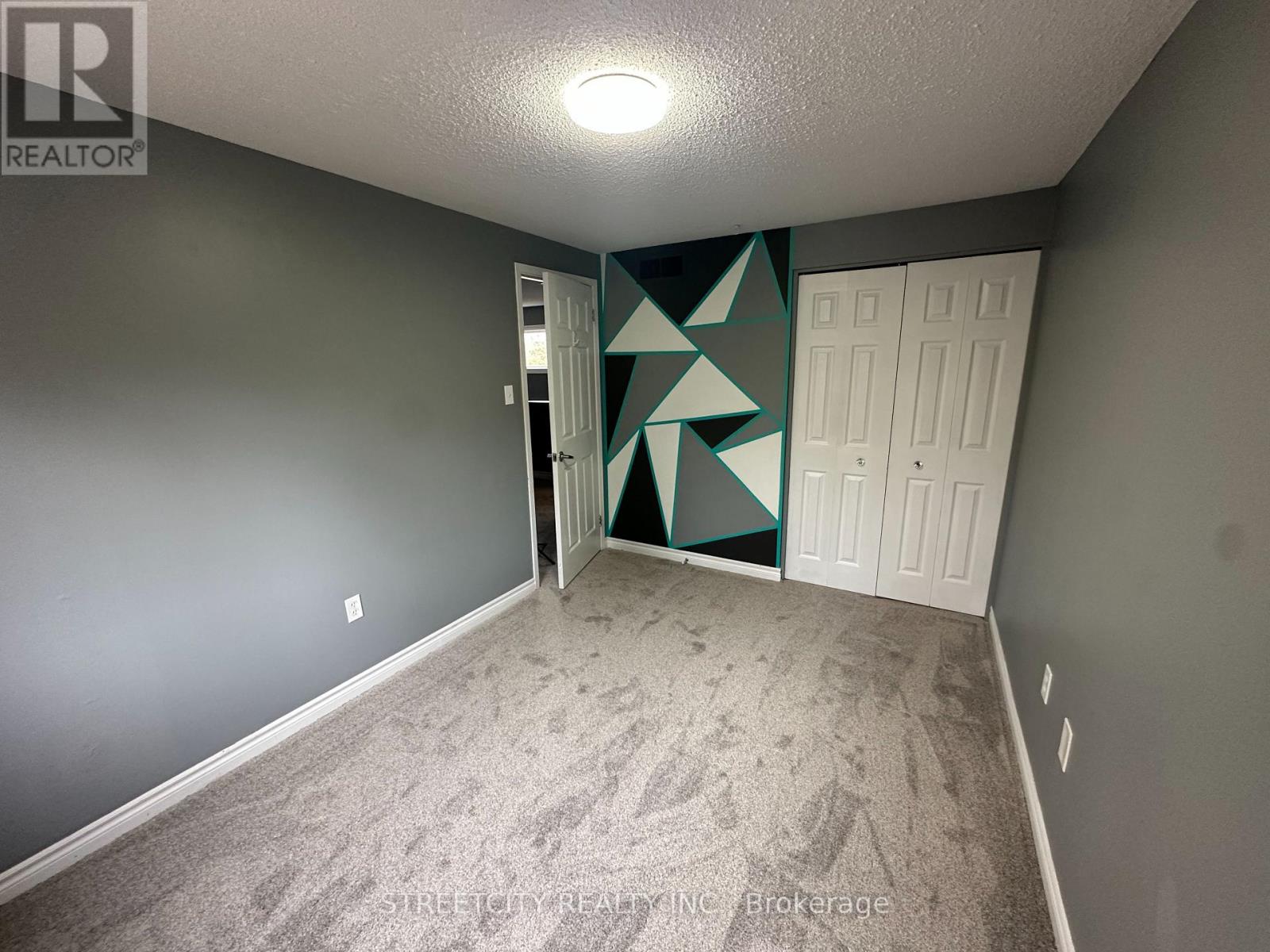 21 Beechbank Crescent, London South, Ontario  N6E 2N9 - Photo 34 - X12499406