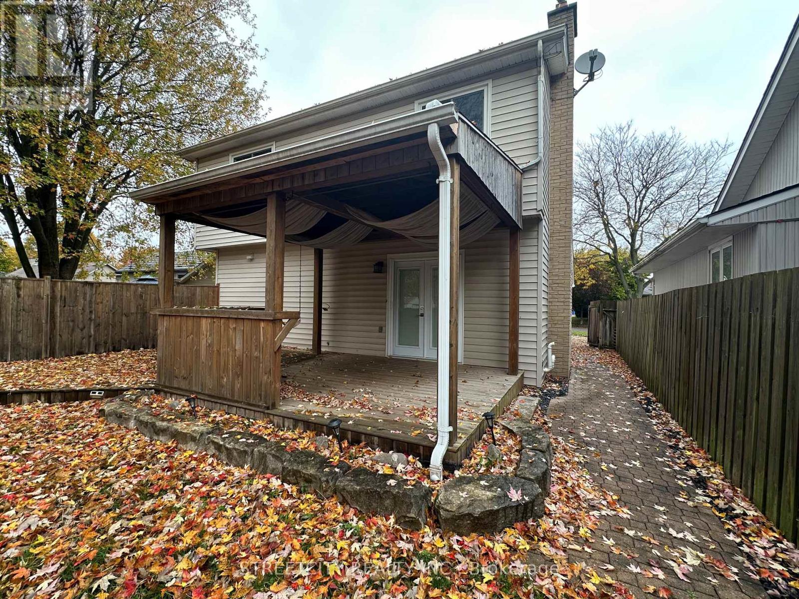 21 Beechbank Crescent, London South, Ontario  N6E 2N9 - Photo 36 - X12499406