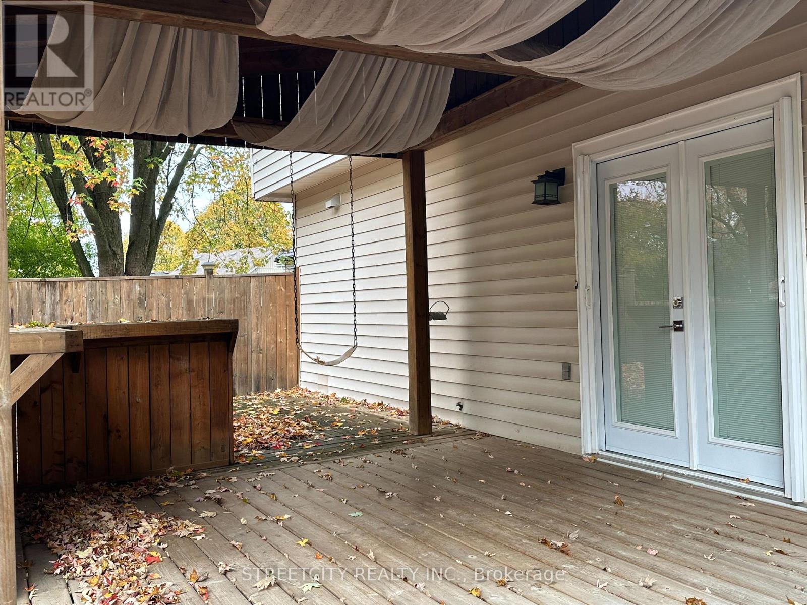 21 Beechbank Crescent, London South, Ontario  N6E 2N9 - Photo 37 - X12499406