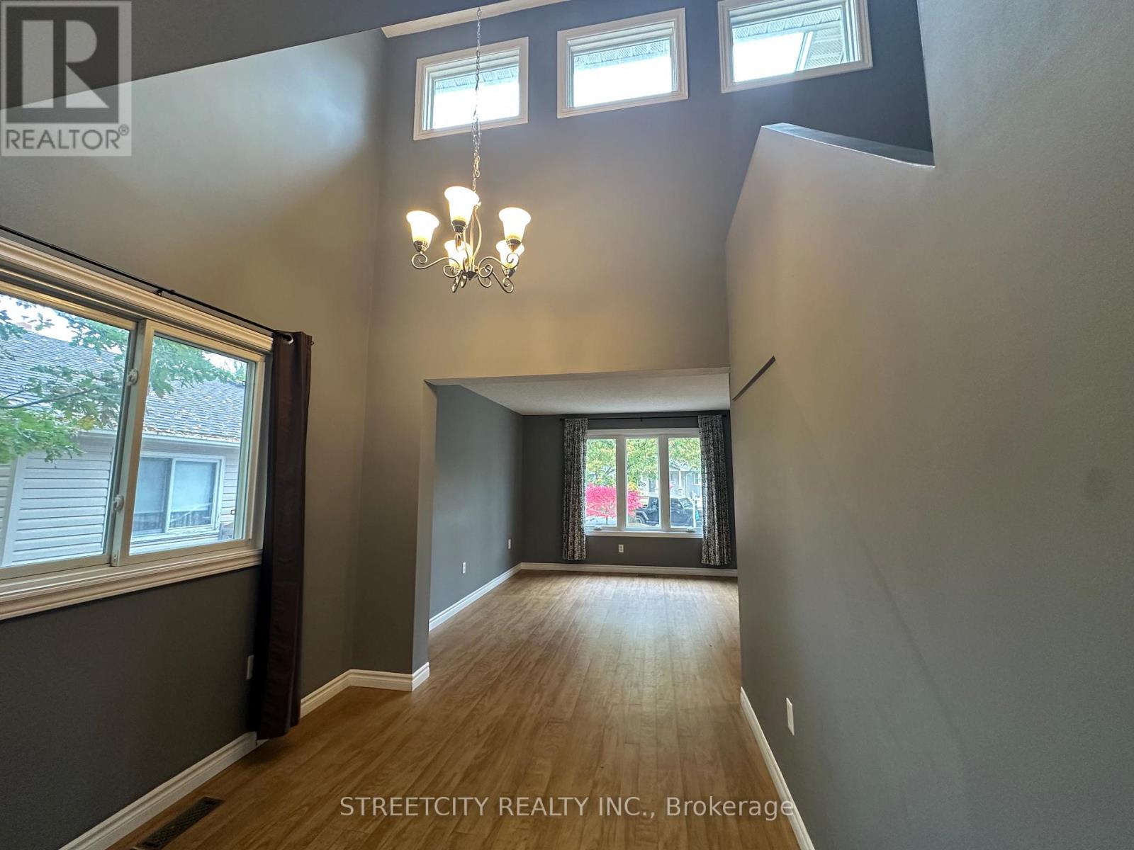 21 Beechbank Crescent, London South, Ontario  N6E 2N9 - Photo 4 - X12499406