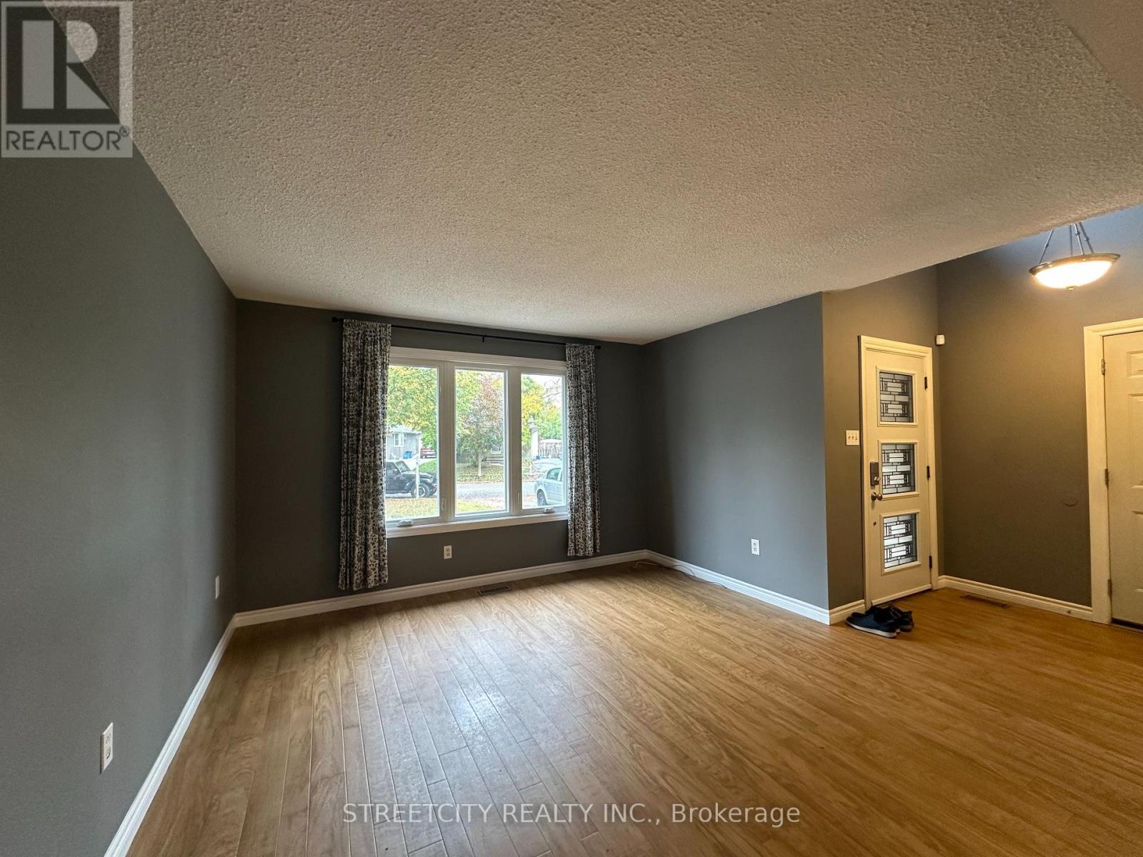 21 Beechbank Crescent, London South, Ontario  N6E 2N9 - Photo 5 - X12499406