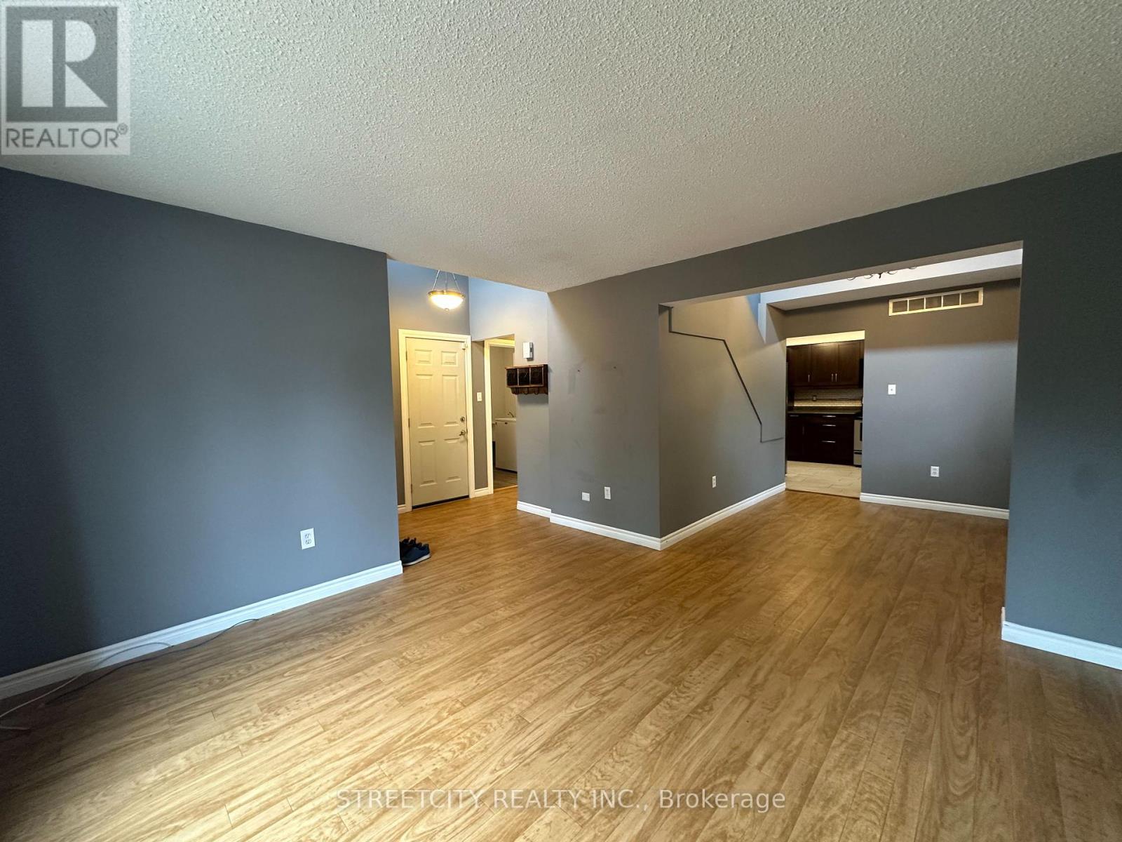 21 Beechbank Crescent, London South, Ontario  N6E 2N9 - Photo 7 - X12499406