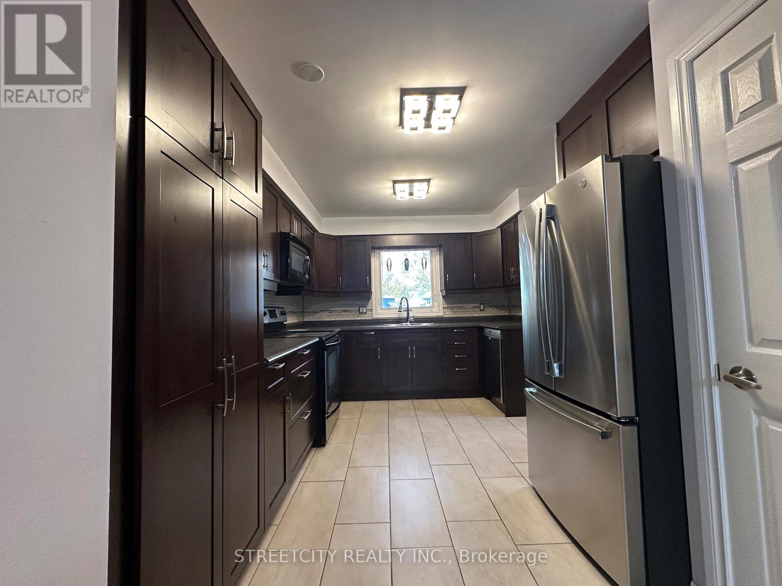 21 Beechbank Crescent, London South, Ontario  N6E 2N9 - Photo 9 - X12499406