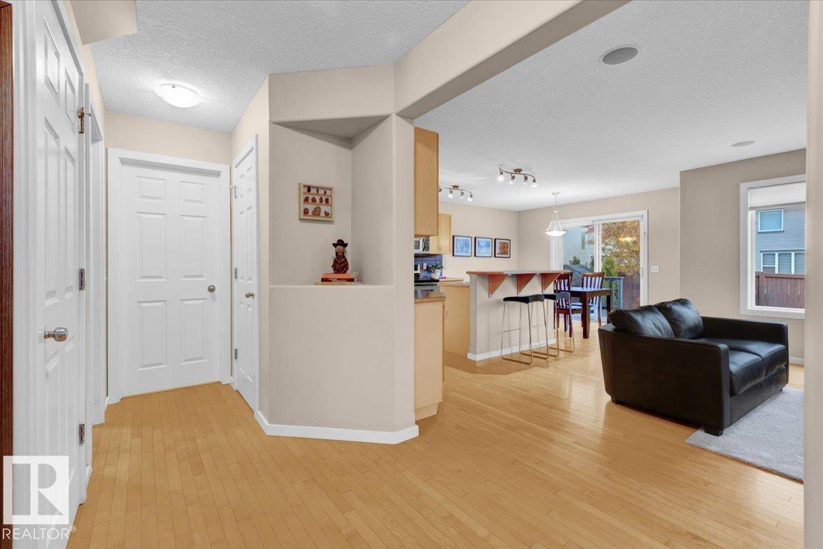 1824 Holman Cr Nw, Edmonton, Alberta  T6R 3M2 - Photo 7 - E4464367