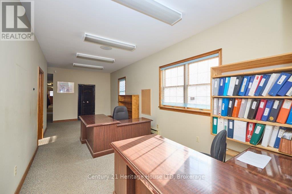 288 Ridge Road N, Fort Erie (Ridgeway), Ontario  L0S 1N0 - Photo 10 - X12499364