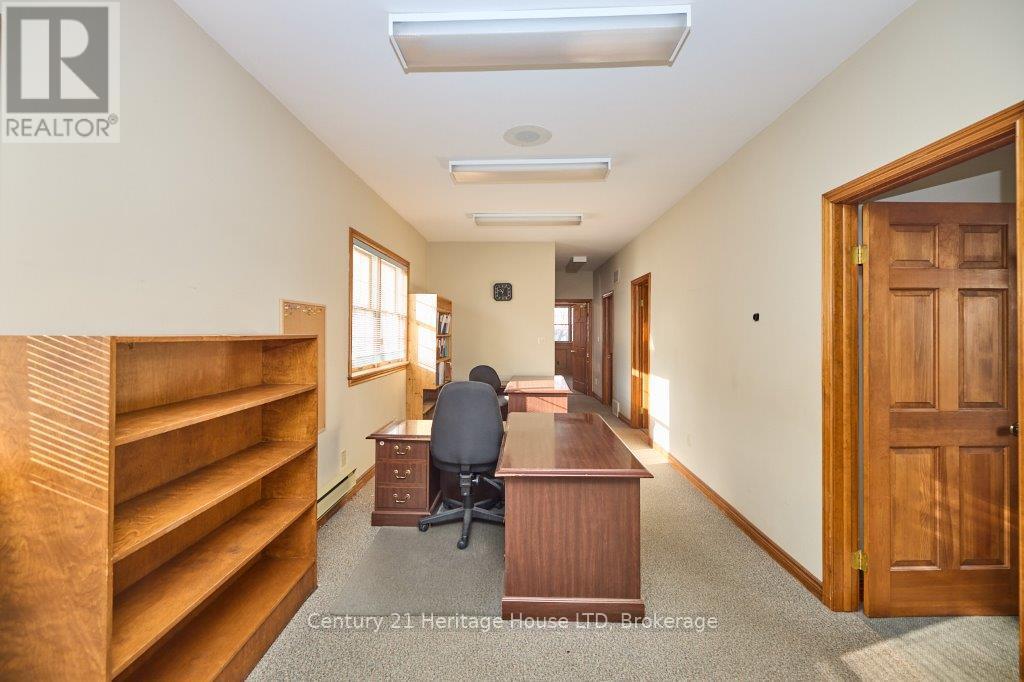 288 Ridge Road N, Fort Erie (Ridgeway), Ontario  L0S 1N0 - Photo 12 - X12499364