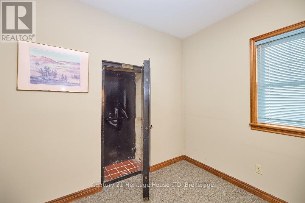288 Ridge Road N, Fort Erie (Ridgeway), Ontario  L0S 1N0 - Photo 13 - X12499364