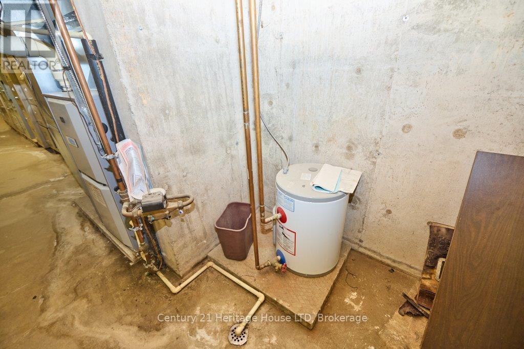 288 Ridge Road N, Fort Erie (Ridgeway), Ontario  L0S 1N0 - Photo 33 - X12499364