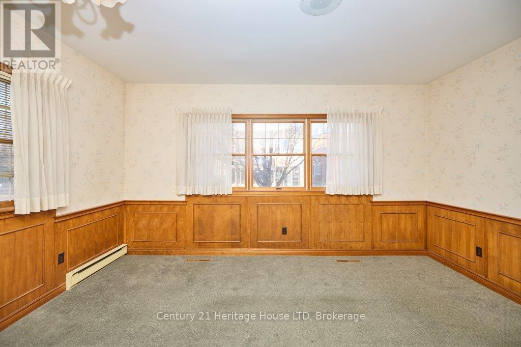 288 Ridge Road N, Fort Erie (Ridgeway), Ontario  L0S 1N0 - Photo 4 - X12499364