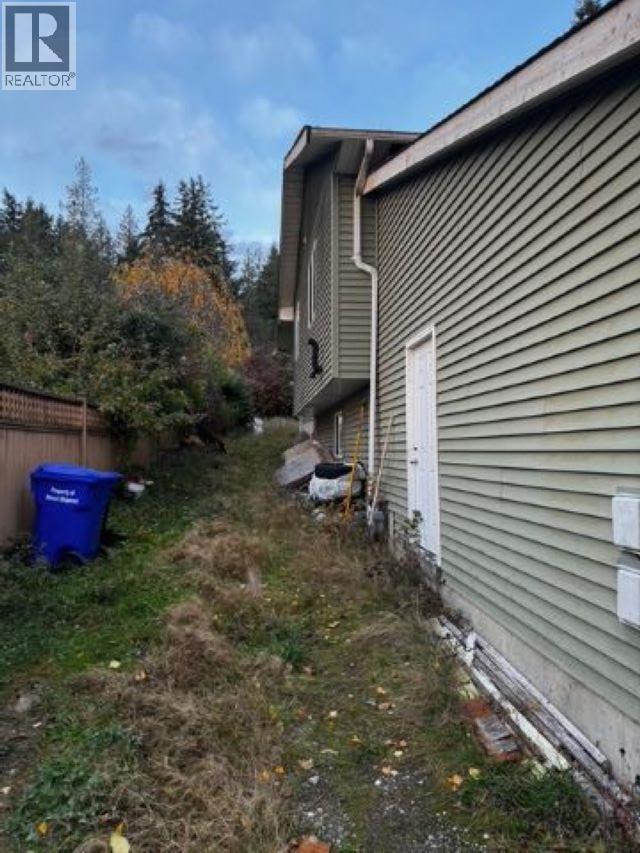 6300 Samron Road, Sechelt, British Columbia  V2C 1Y1 - Photo 10 - R3063384