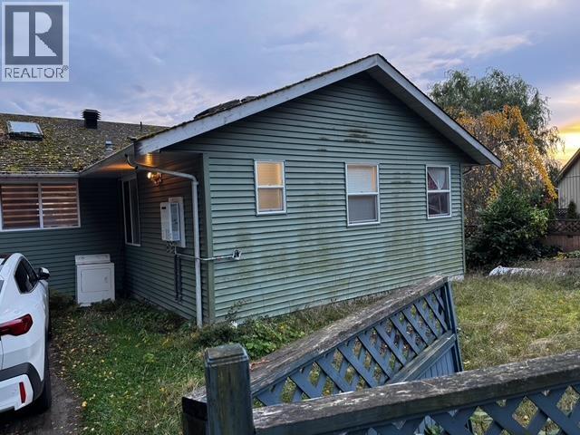 6300 Samron Road, Sechelt, British Columbia  V2C 1Y1 - Photo 4 - R3063384