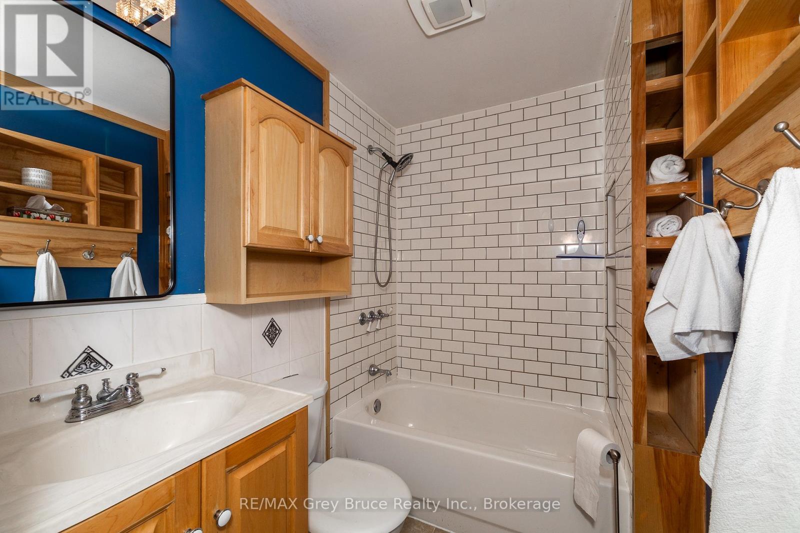 1582 9th Avenue E, Owen Sound, Ontario  N4K 3G3 - Photo 24 - X12478815