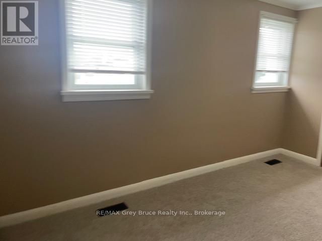 1582 9th Avenue E, Owen Sound, Ontario  N4K 3G3 - Photo 15 - X12478815