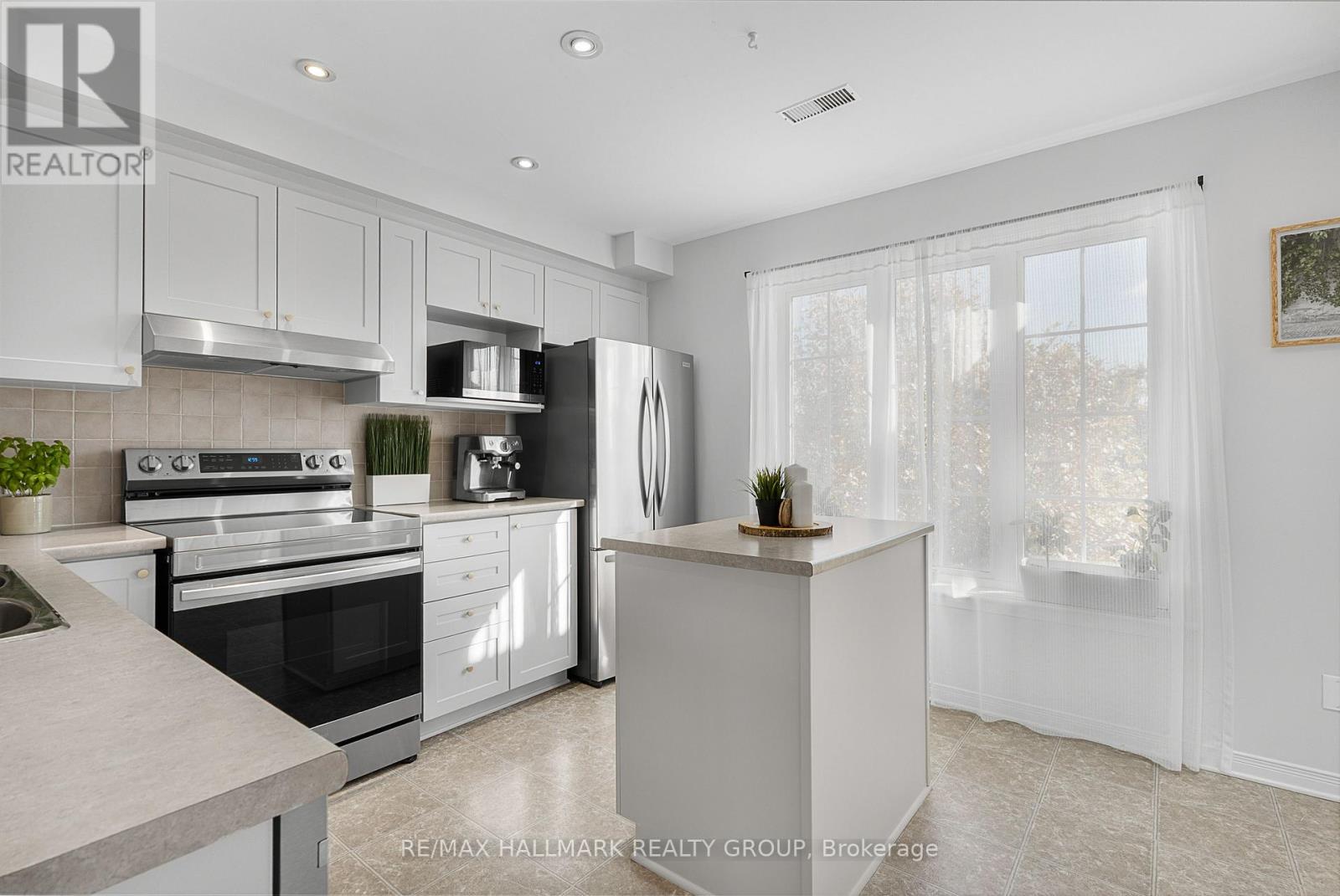 146 - 70 Edenvale Drive, Ottawa, Ontario  K2K 3N6 - Photo 10 - X12494560