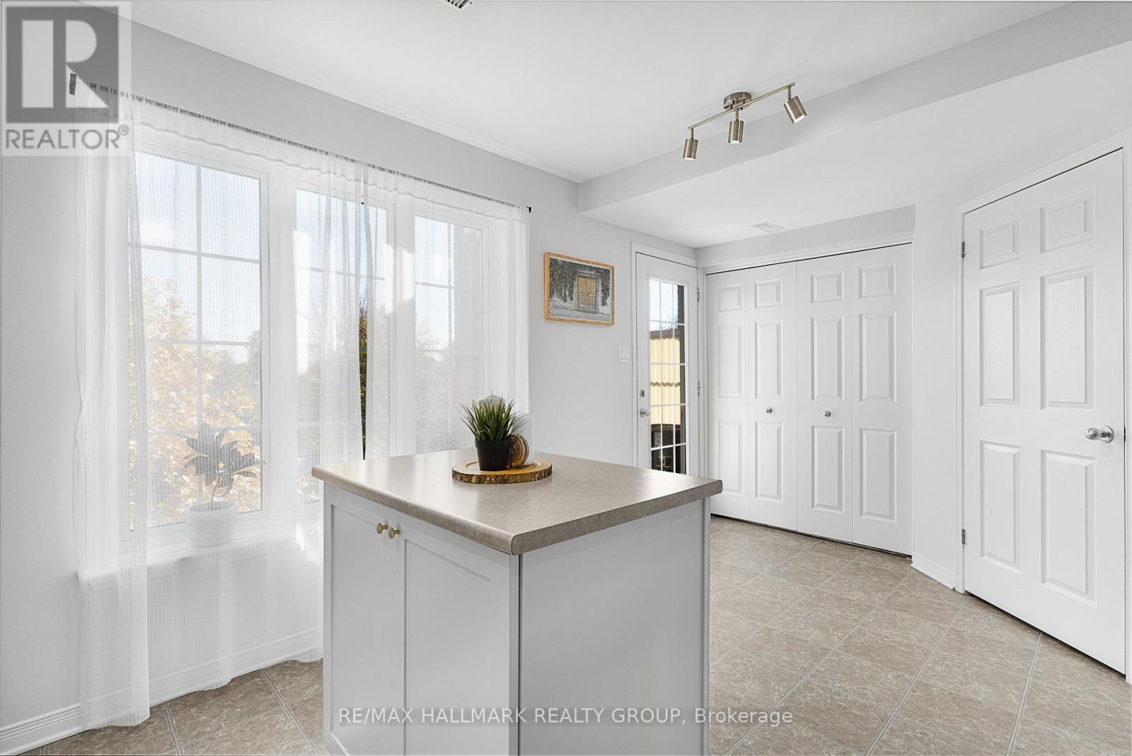 146 - 70 Edenvale Drive, Ottawa, Ontario  K2K 3N6 - Photo 14 - X12494560