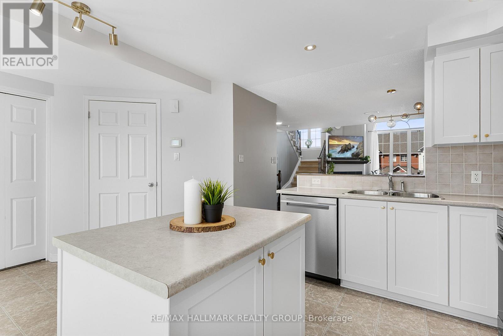 146 - 70 Edenvale Drive, Ottawa, Ontario  K2K 3N6 - Photo 11 - X12494560