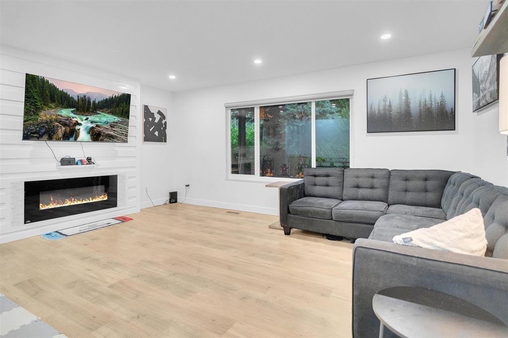 2042 Bowler Drive, Surrey, British Columbia  V4A 6S6 - Photo 1 - R3063211