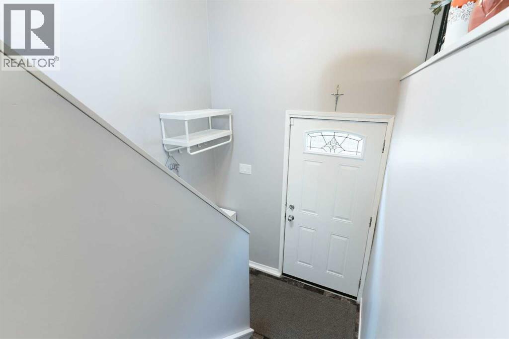 2, 524 First Street E, Cochrane, Alberta  T4C 1C6 - Photo 6 - A2258955