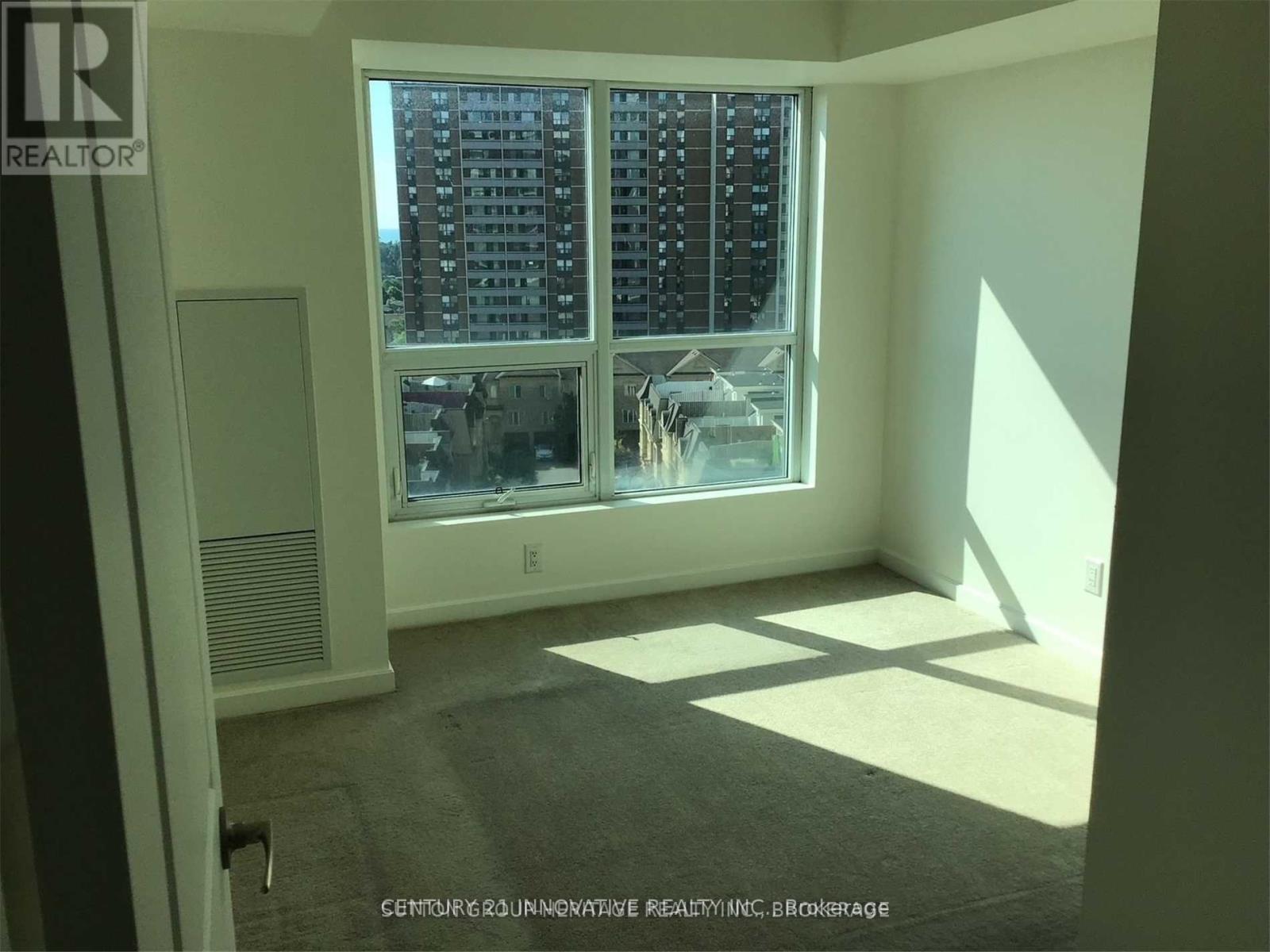 916 - 1235 Bayly, Pickering (Bay Ridges), Ontario  L1W 1L7 - Photo 2 - E12498040