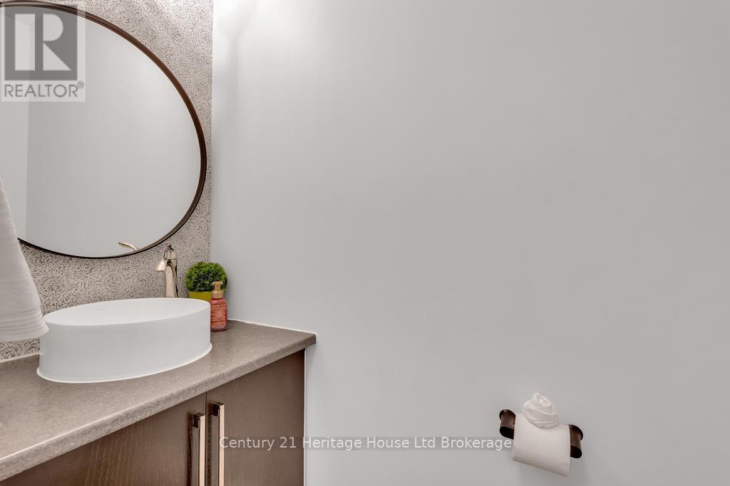 12 Oliver Crescent, Zorra (Thamesford), Ontario  N0M 2M0 - Photo 17 - X12499476