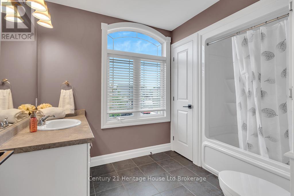 12 Oliver Crescent, Zorra (Thamesford), Ontario  N0M 2M0 - Photo 28 - X12499476