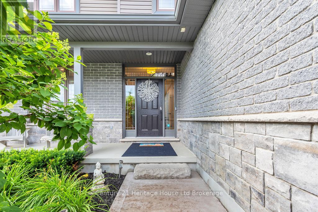 12 Oliver Crescent, Zorra (Thamesford), Ontario  N0M 2M0 - Photo 3 - X12499476