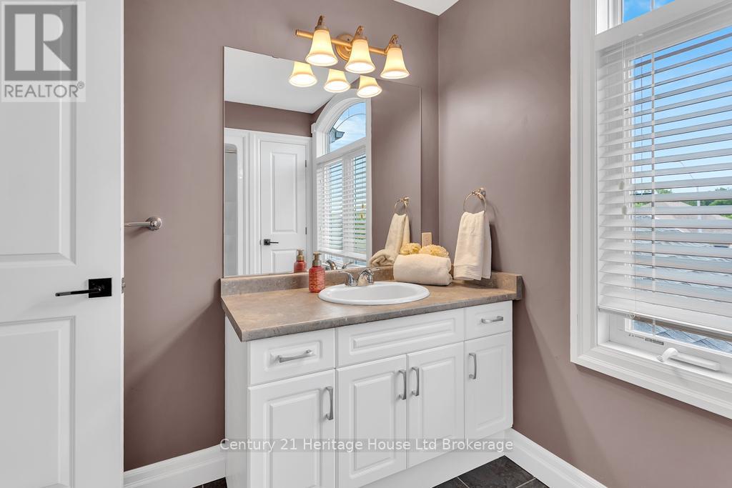 12 Oliver Crescent, Zorra (Thamesford), Ontario  N0M 2M0 - Photo 30 - X12499476