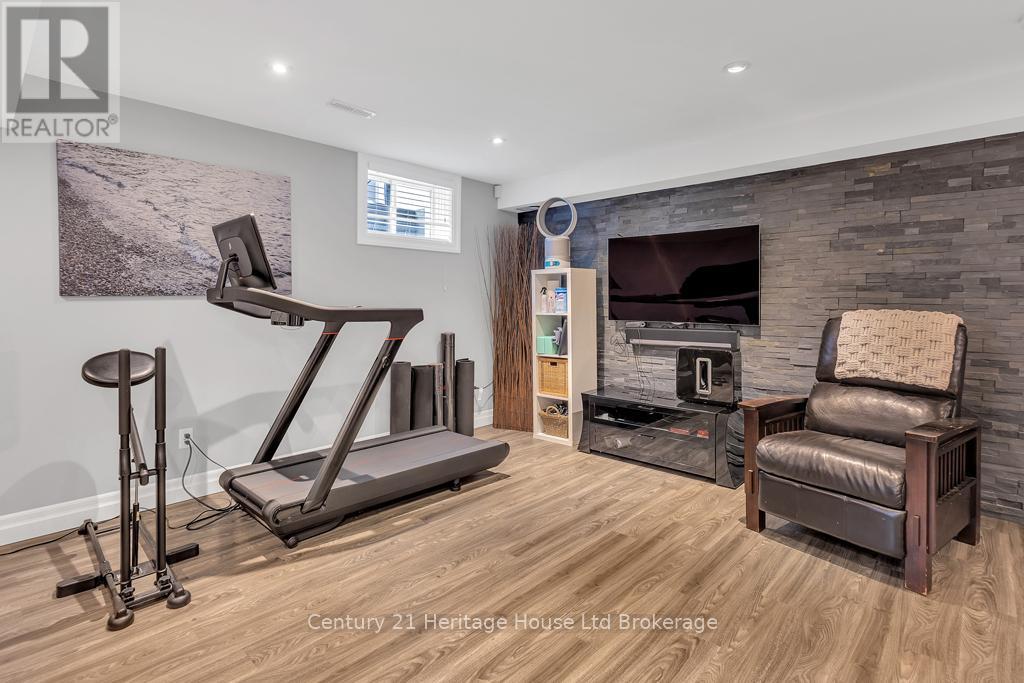 12 Oliver Crescent, Zorra (Thamesford), Ontario  N0M 2M0 - Photo 31 - X12499476