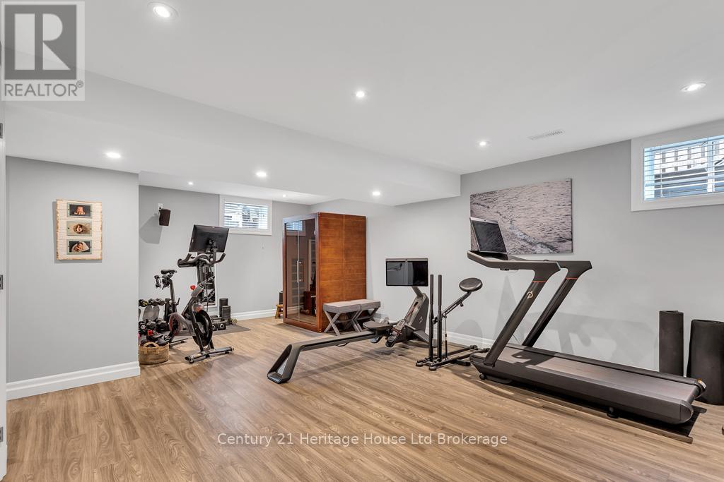 12 Oliver Crescent, Zorra (Thamesford), Ontario  N0M 2M0 - Photo 32 - X12499476