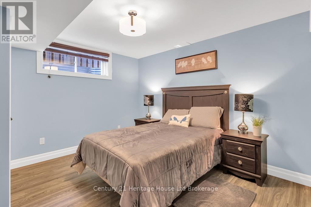 12 Oliver Crescent, Zorra (Thamesford), Ontario  N0M 2M0 - Photo 34 - X12499476