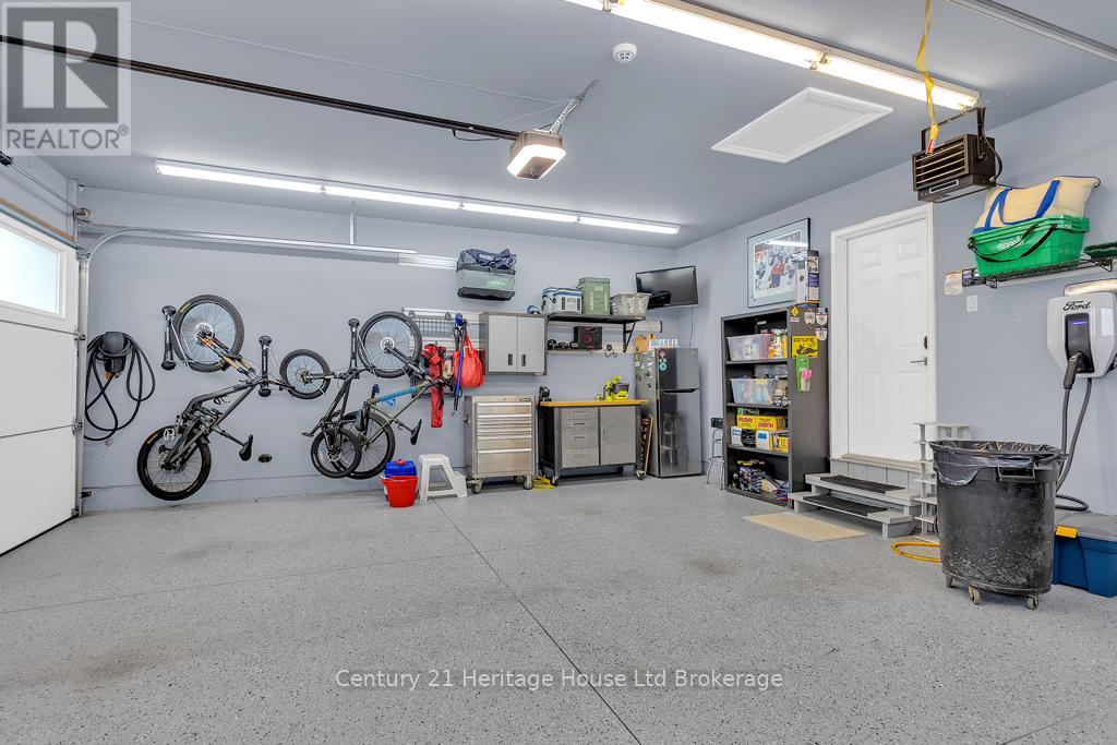 12 Oliver Crescent, Zorra (Thamesford), Ontario  N0M 2M0 - Photo 36 - X12499476