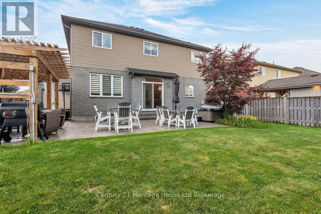 12 Oliver Crescent, Zorra (Thamesford), Ontario  N0M 2M0 - Photo 37 - X12499476