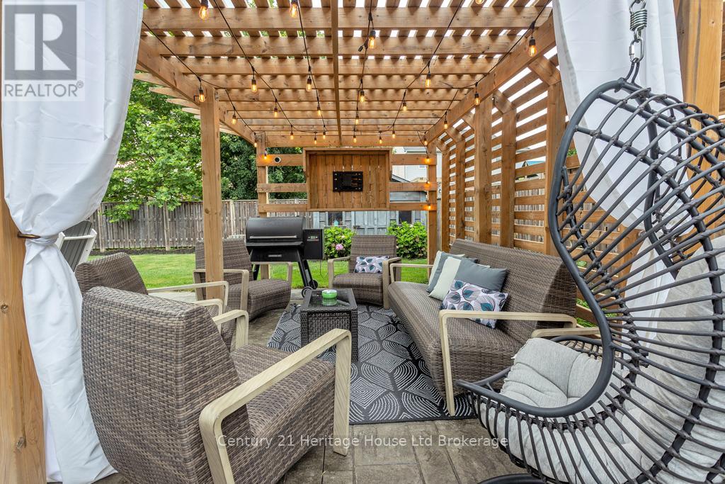 12 Oliver Crescent, Zorra (Thamesford), Ontario  N0M 2M0 - Photo 39 - X12499476