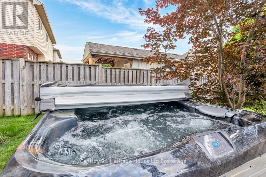 12 Oliver Crescent, Zorra (Thamesford), Ontario  N0M 2M0 - Photo 42 - X12499476