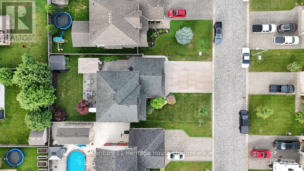 12 Oliver Crescent, Zorra (Thamesford), Ontario  N0M 2M0 - Photo 47 - X12499476