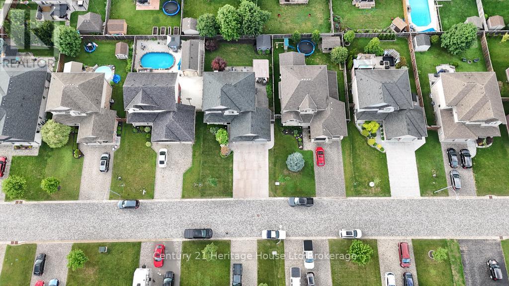 12 Oliver Crescent, Zorra (Thamesford), Ontario  N0M 2M0 - Photo 48 - X12499476