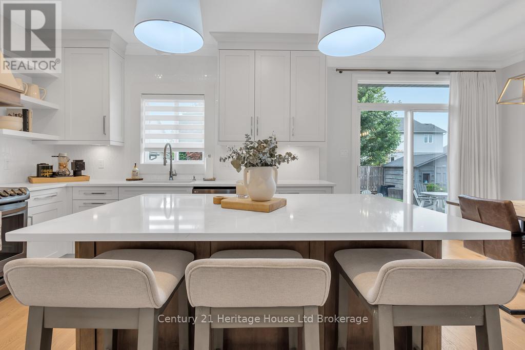 12 Oliver Crescent, Zorra (Thamesford), Ontario  N0M 2M0 - Photo 9 - X12499476