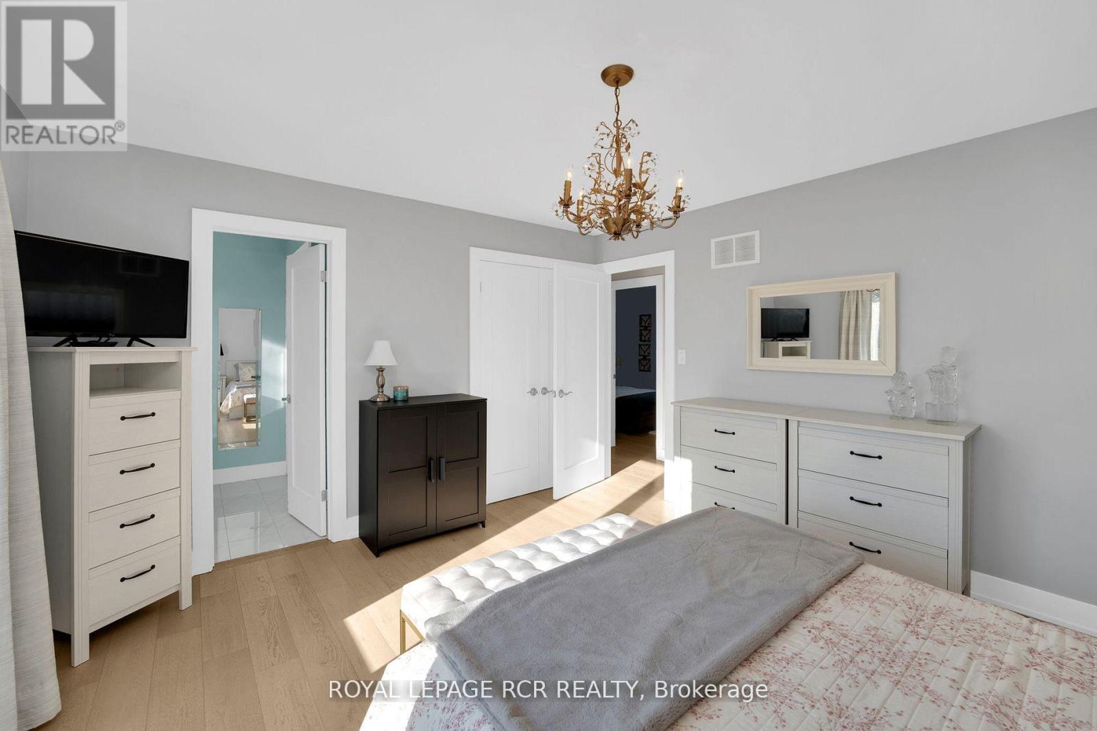 8 Cook Drive, King, Ontario  L7B 0E5 - Photo 23 - N12499386