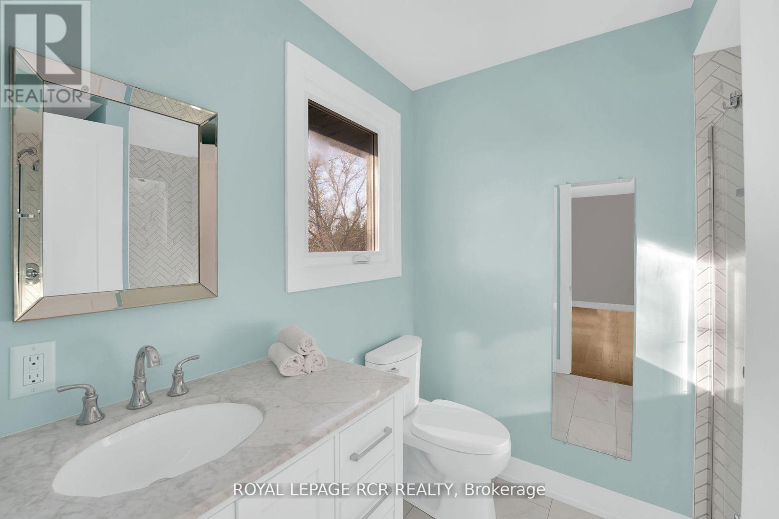 8 Cook Drive, King, Ontario  L7B 0E5 - Photo 24 - N12499386